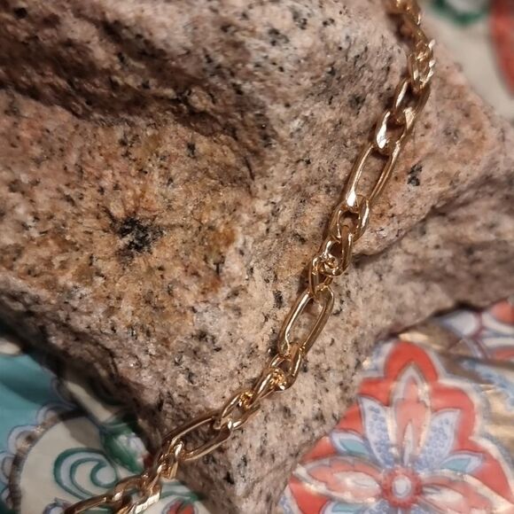 New M Initial Letter Coin Style Chain Link Necklace - Picture 4 of 9